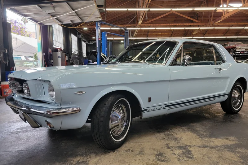 1965 Ford Mustang Base 4