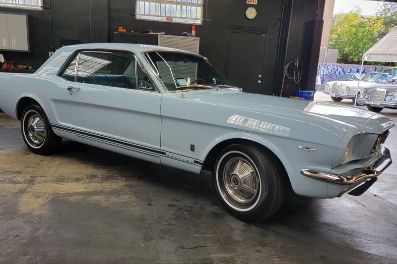 1965 Ford Mustang Base 6