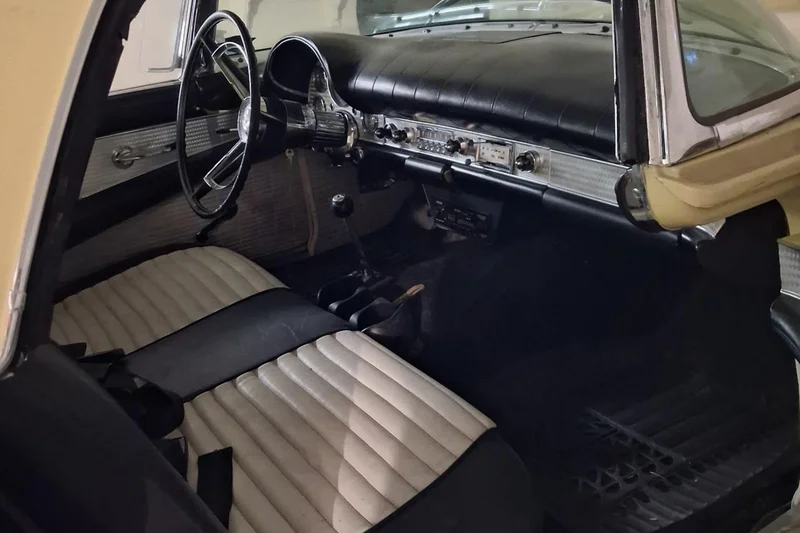 1965 Ford Thunderbird