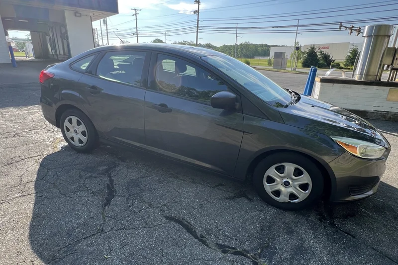 2017 Ford Focus S 4
