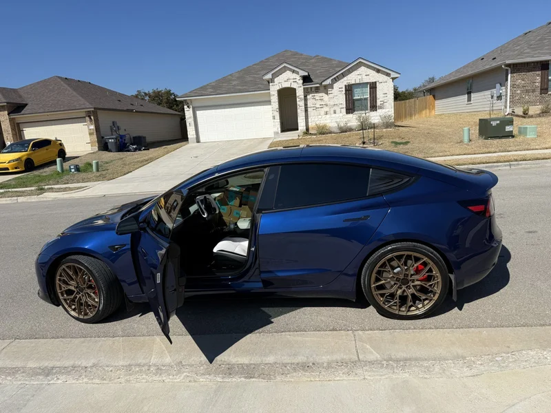 2023 Tesla 3 Performance 10