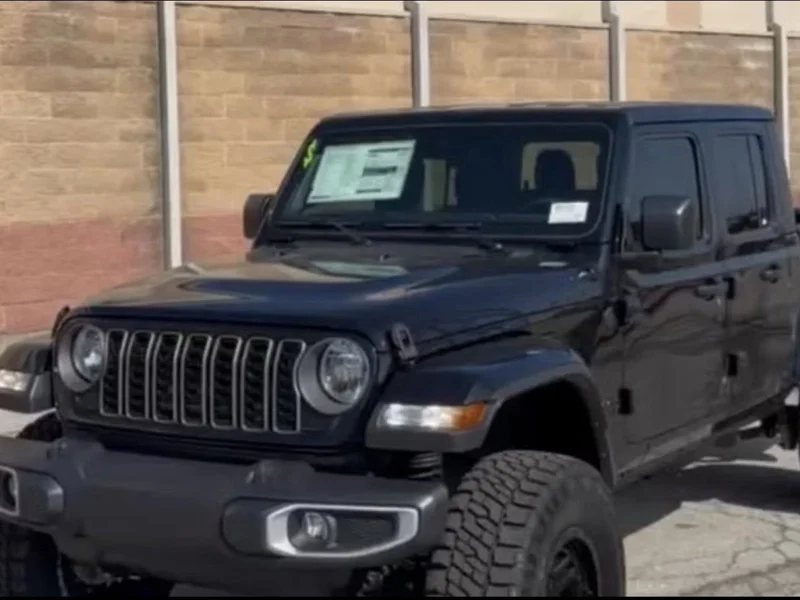 2025 Jeep Gladiator Sport 3