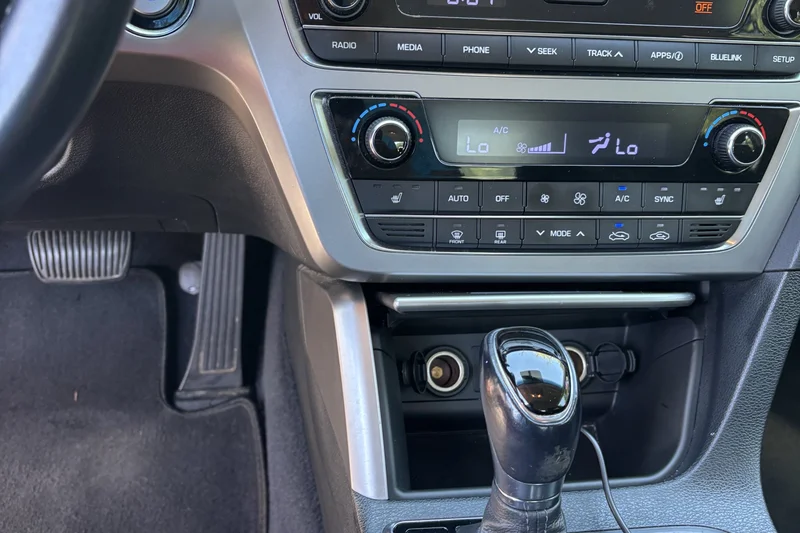 2016 Hyundai Sonata Sport 3
