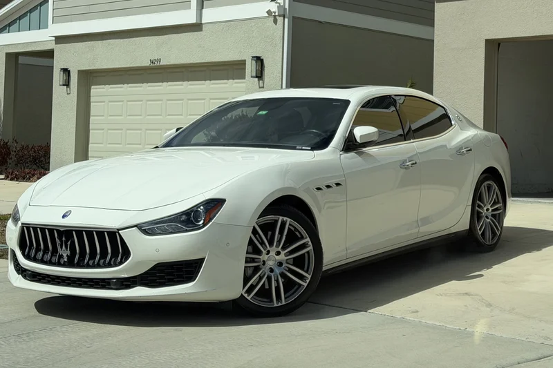 2019 Maserati Ghibli Base 2