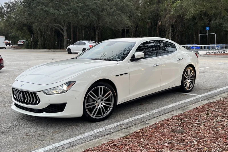 2019 Maserati Ghibli Base 4