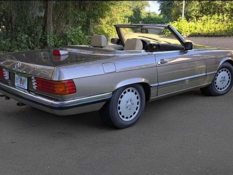 1987 Mercedes-Benz 560 SL 3