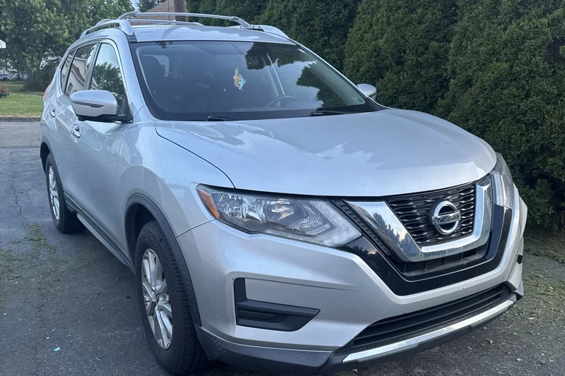 2017 Nissan Rogue Base 1