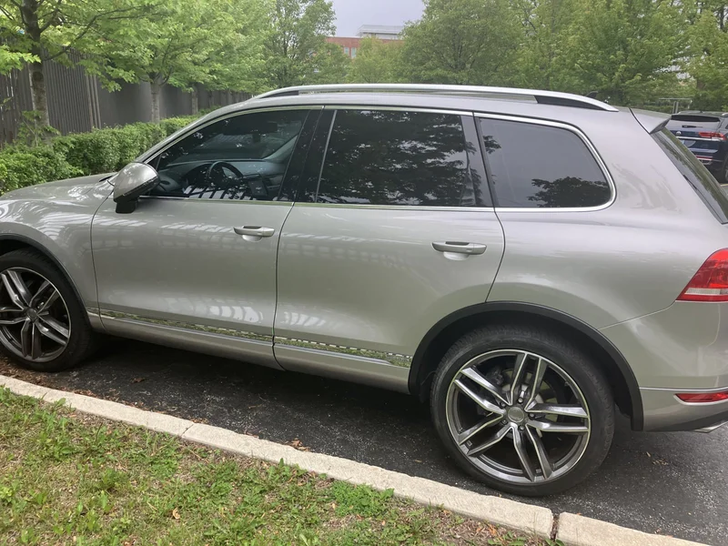 2012 Volkswagen Touareg hybrid supercharged 2