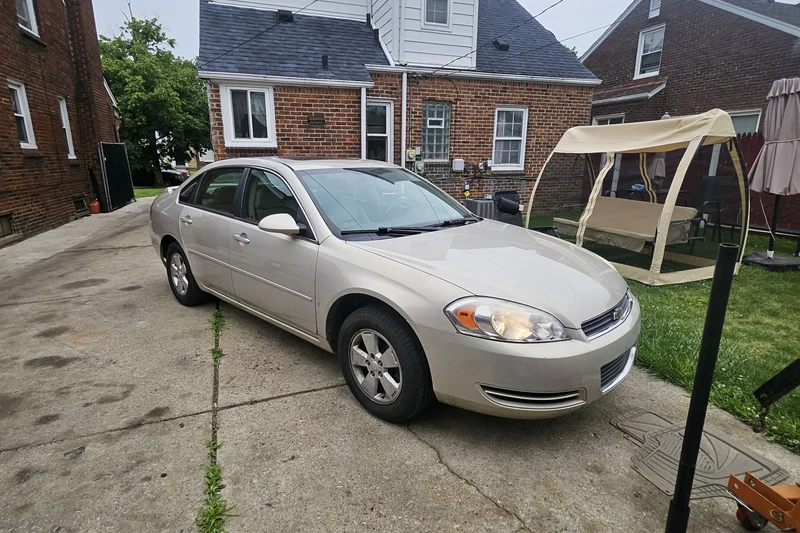 2008 Chevrolet Impala in Detroit 2