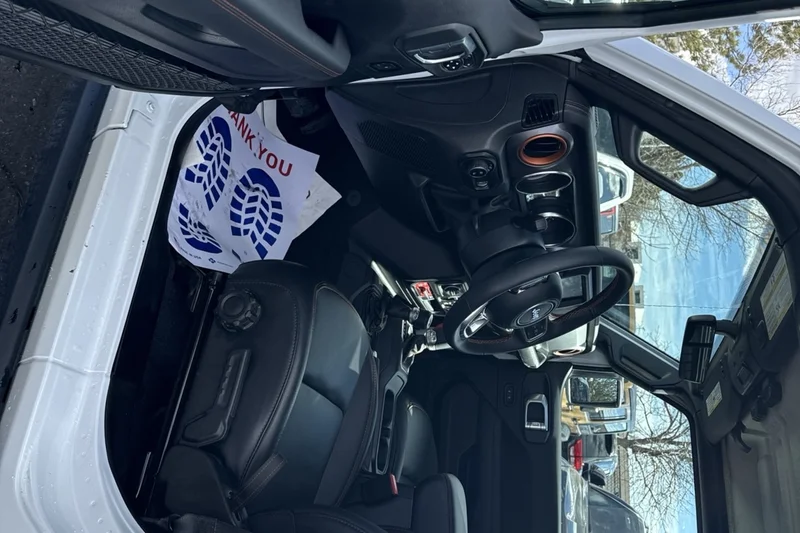 2023 Jeep Mojave in Denver 3