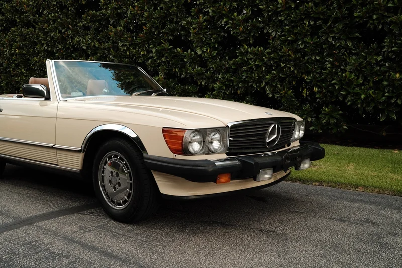 1987 Mercedes-Benz 560 SL Base 3