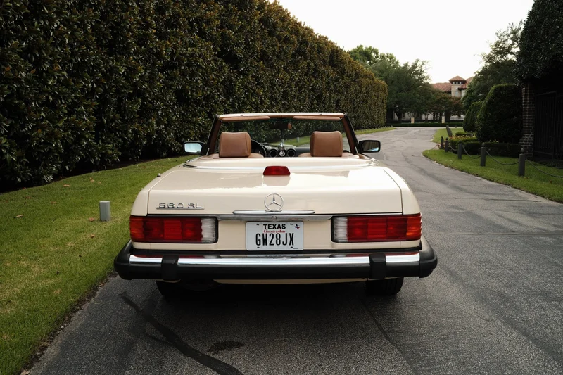 1987 Mercedes-Benz 560 SL Base 8