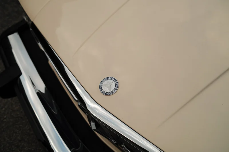 1987 Mercedes-Benz 560 SL Base 13