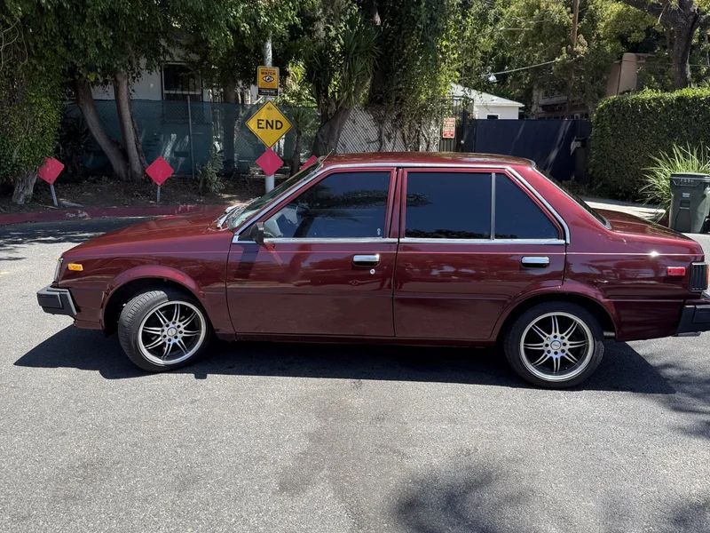 1985 Nissan Sentra Base 2