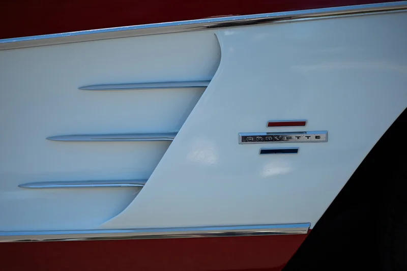 1961 Chevrolet Corvette Base 11