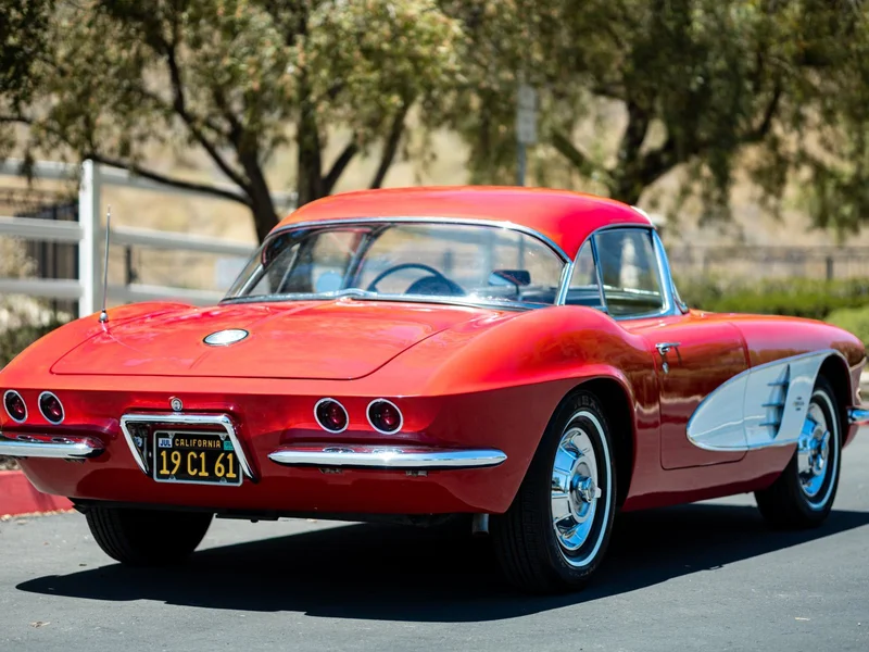 1961 Chevrolet Corvette Base 2