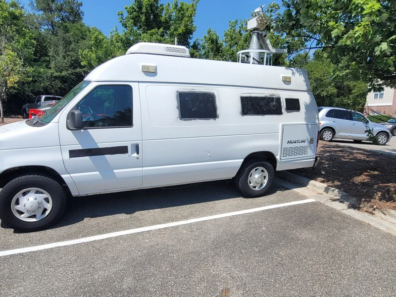2007 Ford Econoline News Van 2
