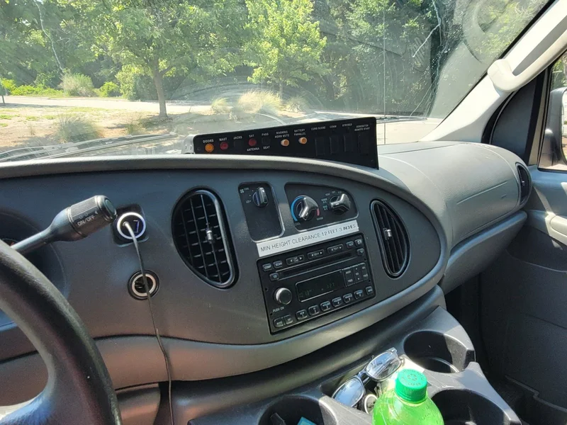 2007 Ford Econoline News Van 4