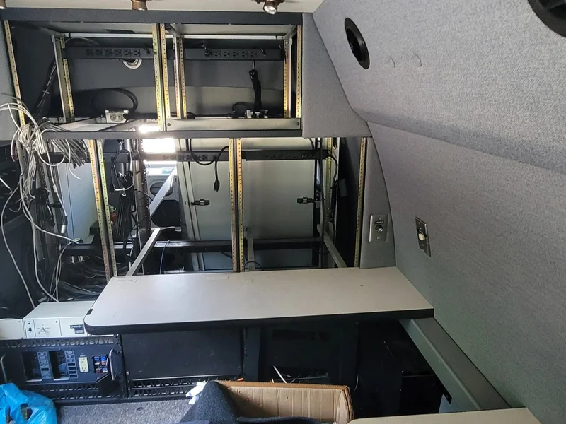 2007 Ford Econoline News Van 7