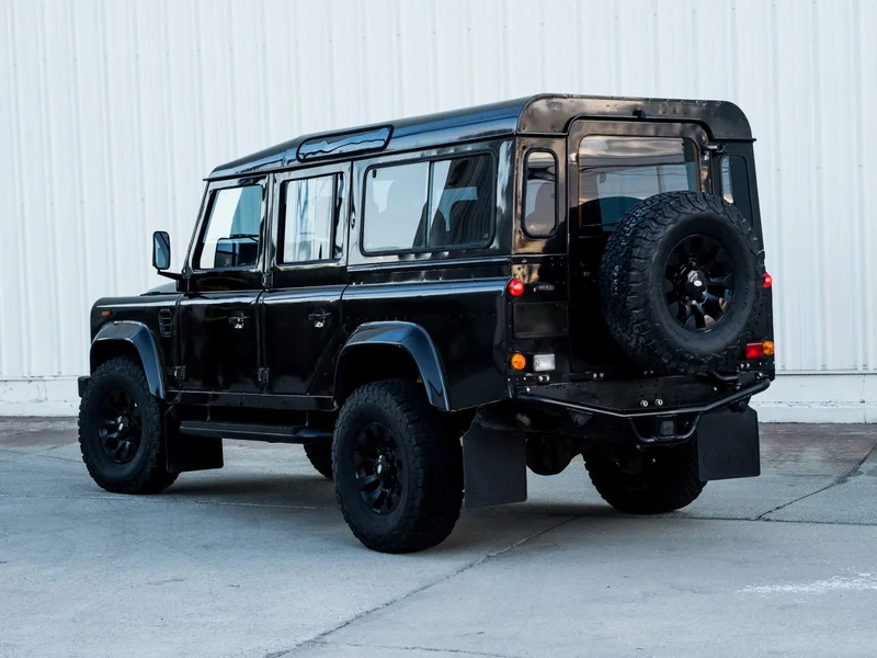 1992 Land Rover Defender 110 Base 2