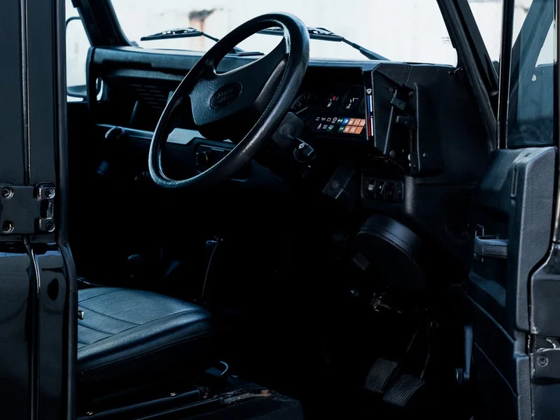 1992 Land Rover Defender 110 Base 9