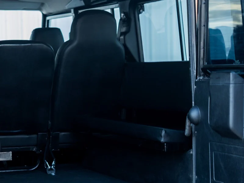 1992 Land Rover Defender 110 Base 13