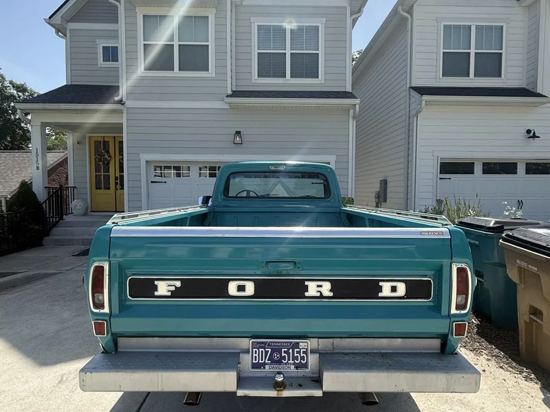 1972 Ford F-250 Custom 2
