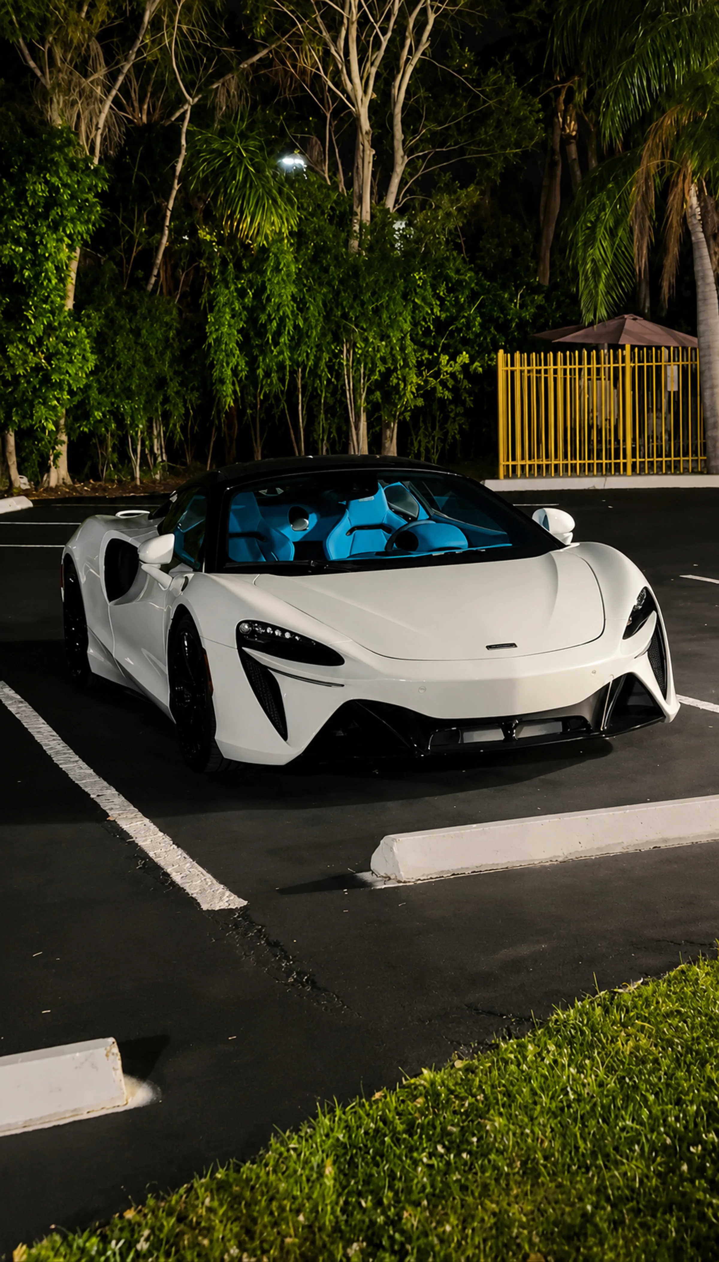 2025 McLaren Artura Spider