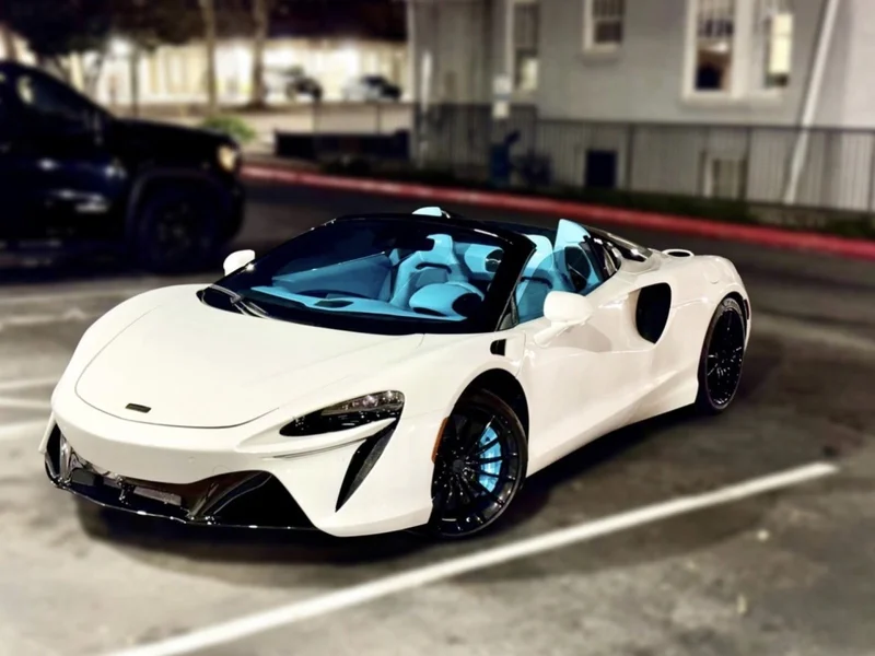 2025 McLaren Artura Spider Base 2