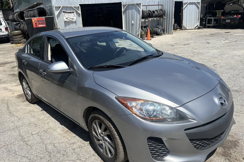 2013 Mazda 3 2