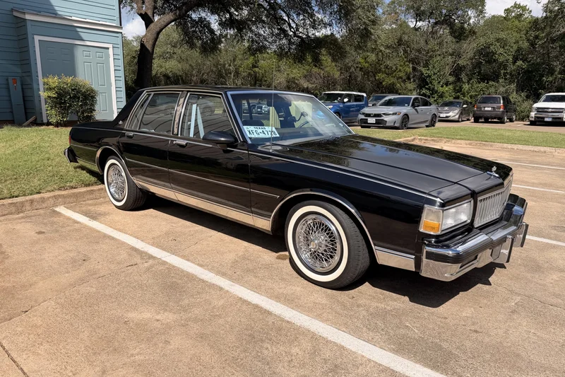 1990 Chevrolet Caprice Classic Base