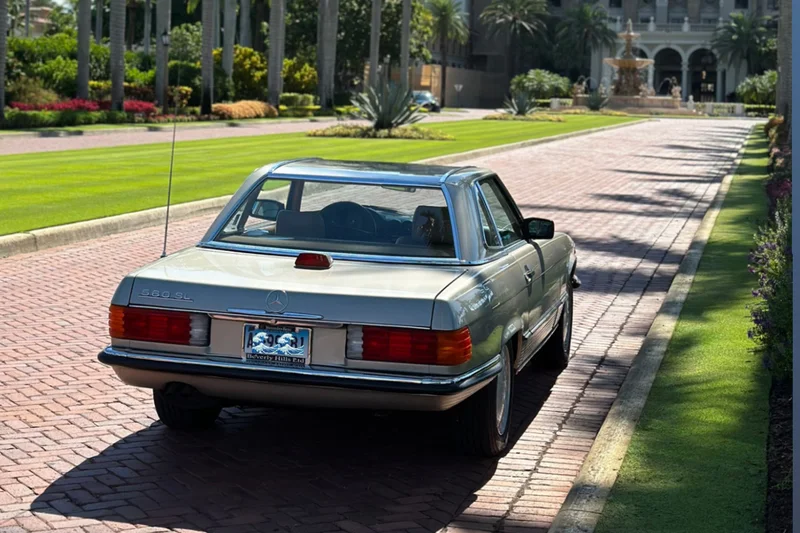 1987 Mercedes-Benz 560SL