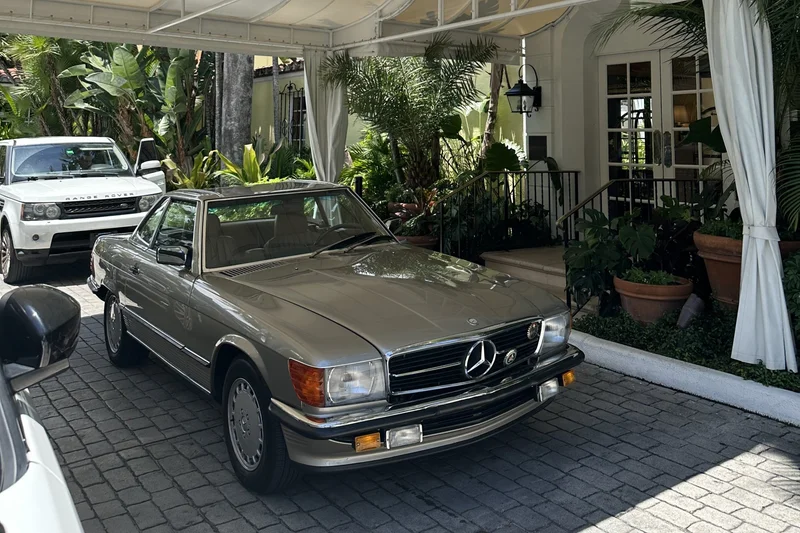 1987 Mercedes-Benz 560SL