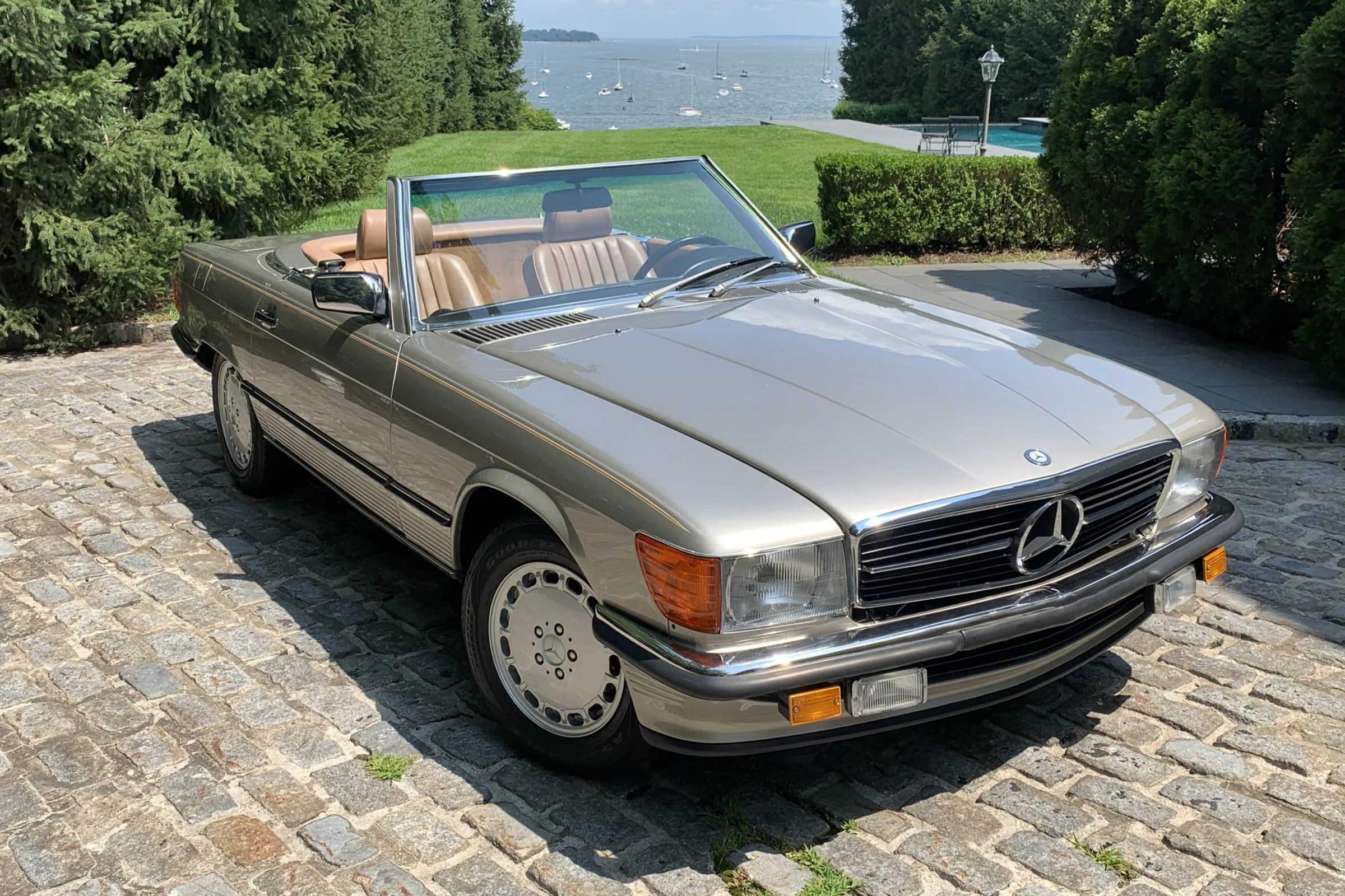 1987 Mercedes-Benz 560SL