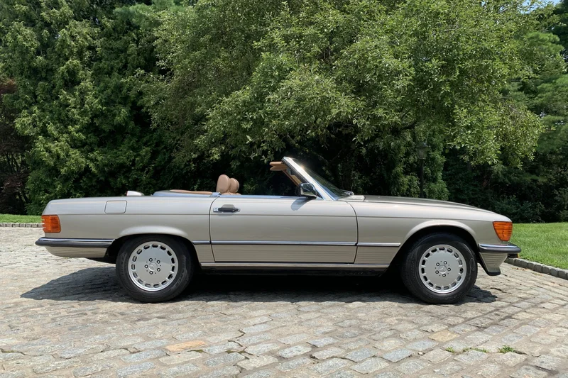 1987 Mercedes-Benz 560SL