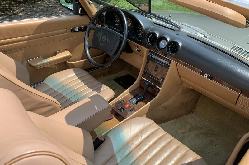 1987 Mercedes-Benz 560SL