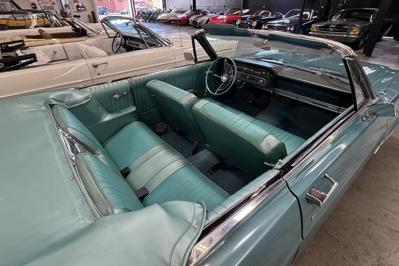 1966 Ford Galaxie 500 7-Litre 9