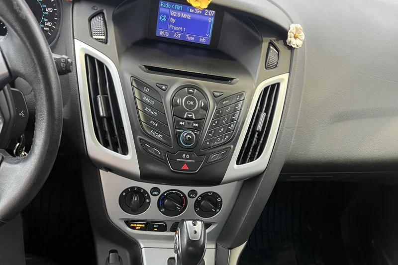 2014 Ford Focus SE 3