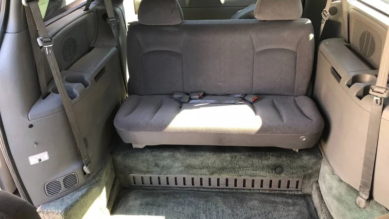 2002 Chrysler Town & Country 6