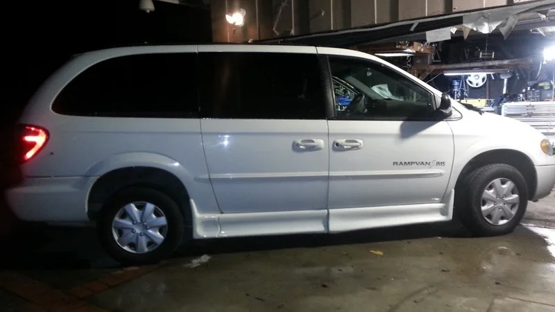 2002 Chrysler Town & Country 5