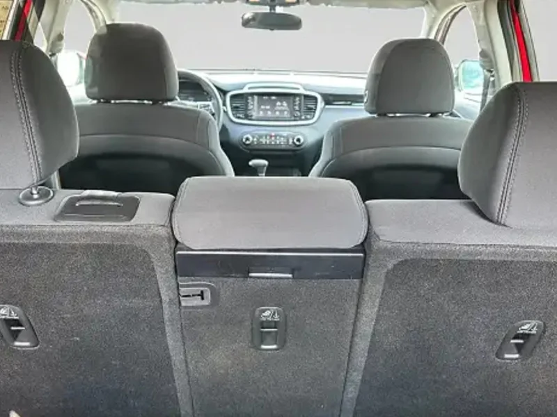 2020 Kia Sorento LX 9