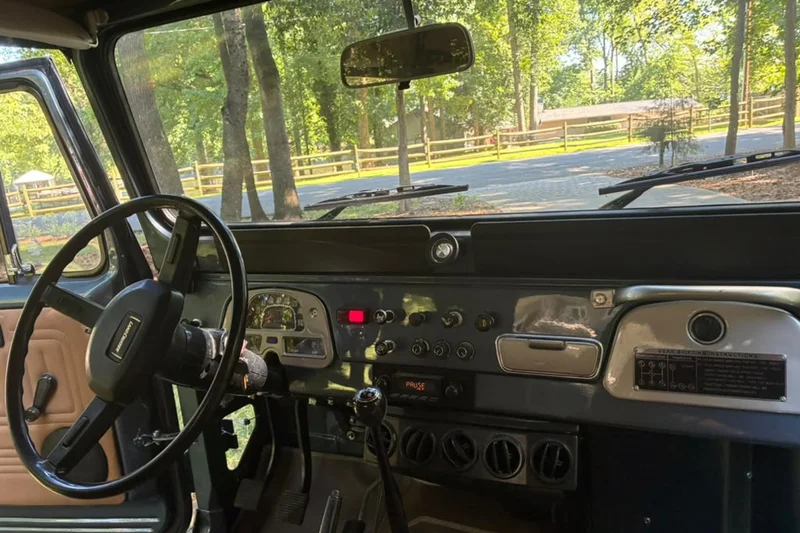 1982 Toyota Land Cruiser FJ43 11