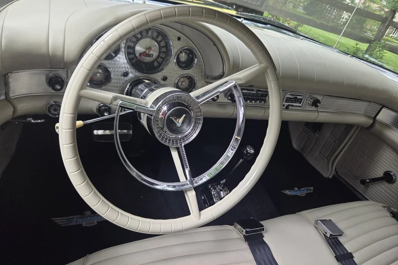 1957 Ford Thunderbird Base 4
