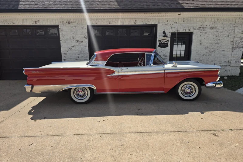 1959 Ford Galaxie Skyliner 3