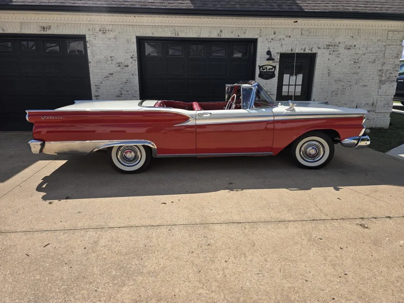 1959 Ford Galaxie Skyliner 4