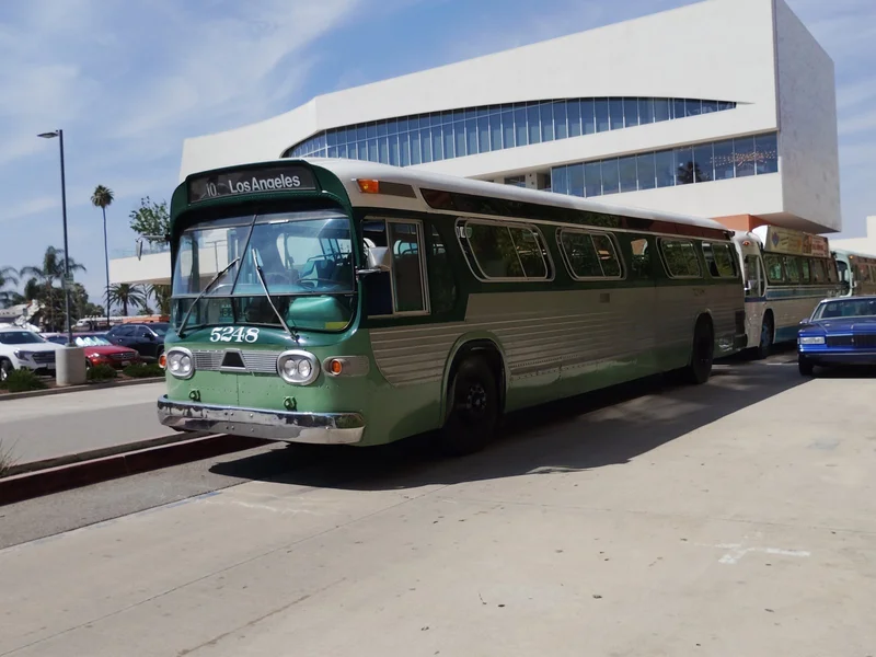 1960 GM TDH 5301 Bus 4