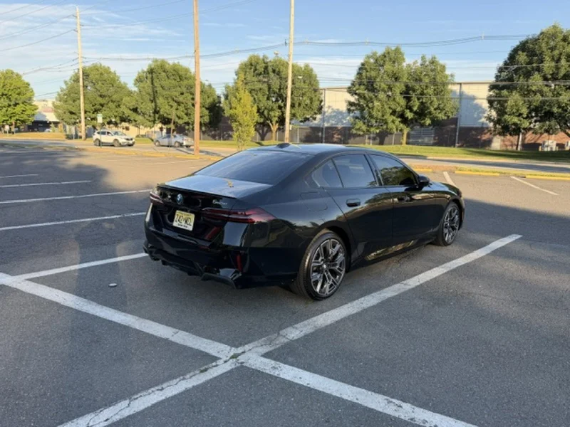 2026 BMW 550e xDrive (AWD) 5