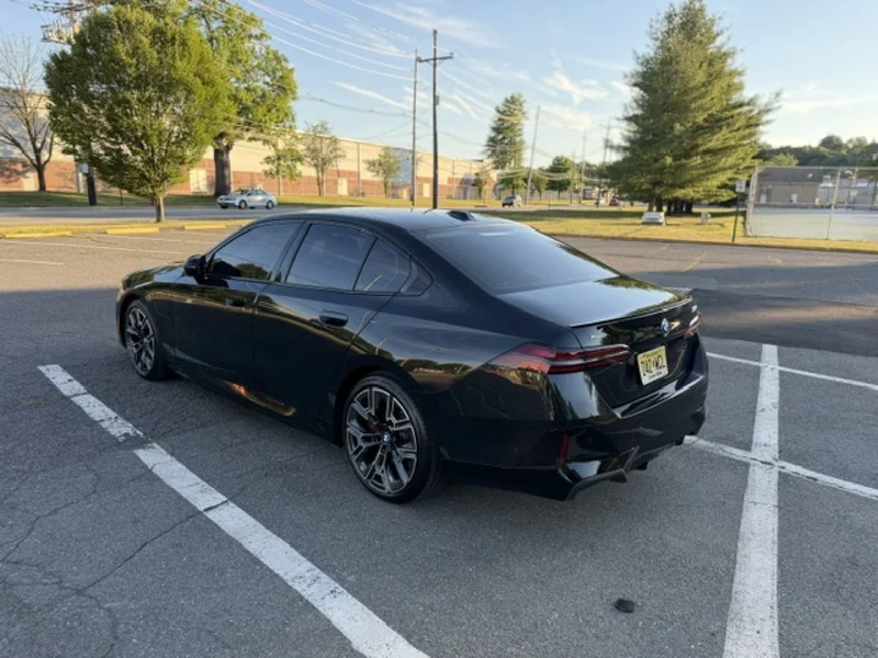 2026 BMW 550e xDrive (AWD) 7
