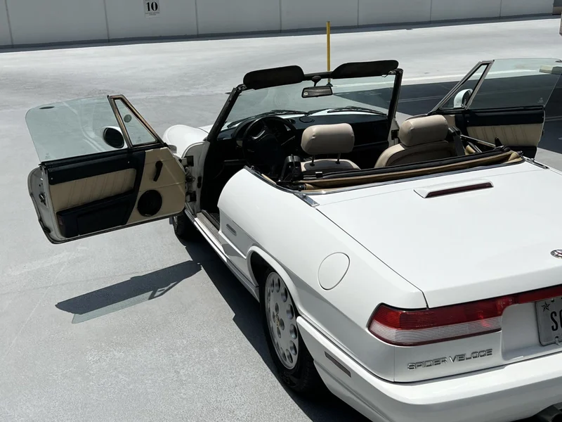 1991 Alfa Romeo Spider Veloce 5