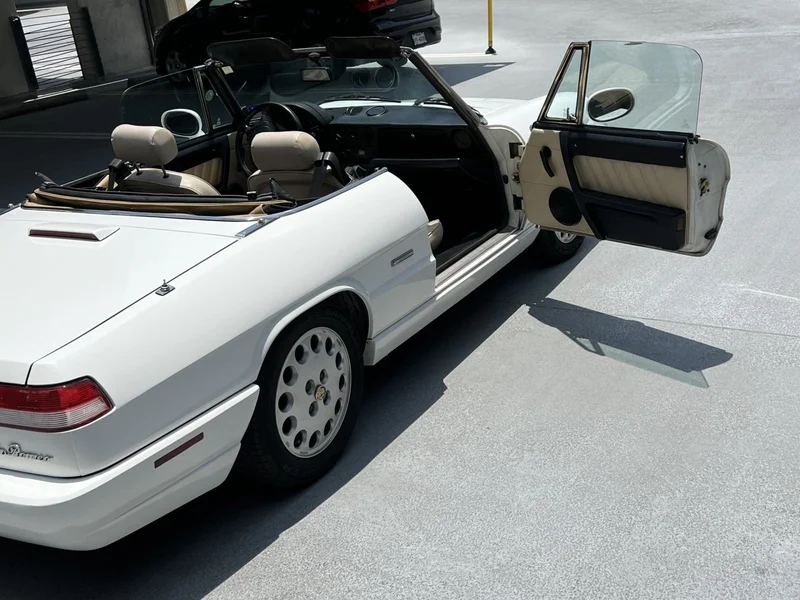 1991 Alfa Romeo Spider Veloce 6